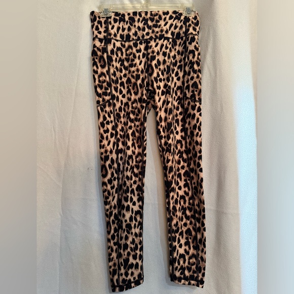 Victoria's Secret Pants - Victoria Secret cozy soft luxury fabric cheetah spandex leggings Size small